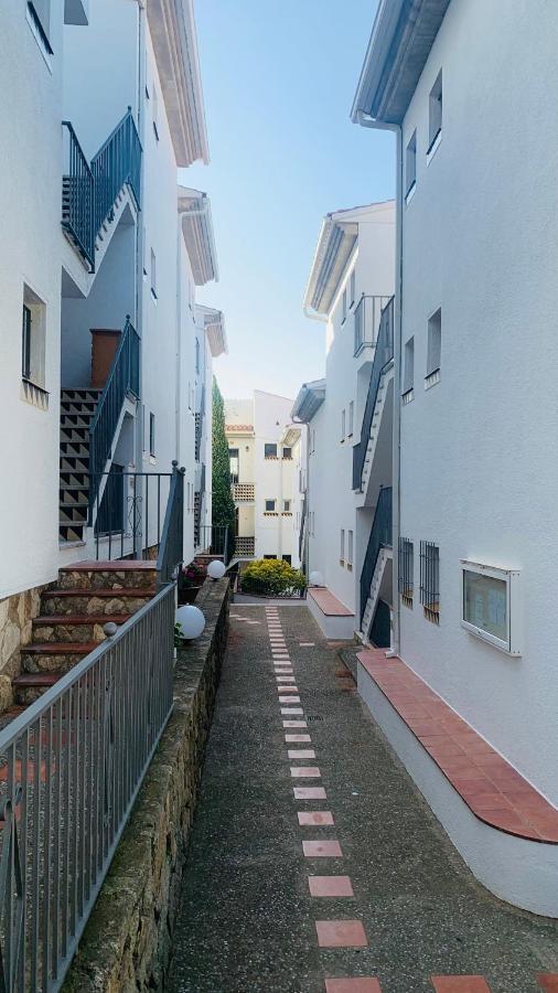 La Baie De Rose Apartment Roses Exterior photo
